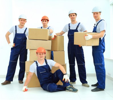 Van-based removals support near Holland Park and West London