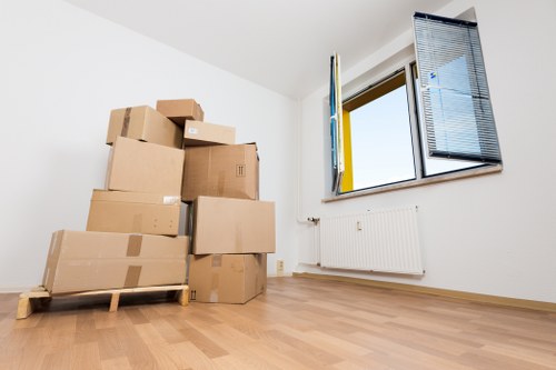 A smooth and organised removals process in Holland Park